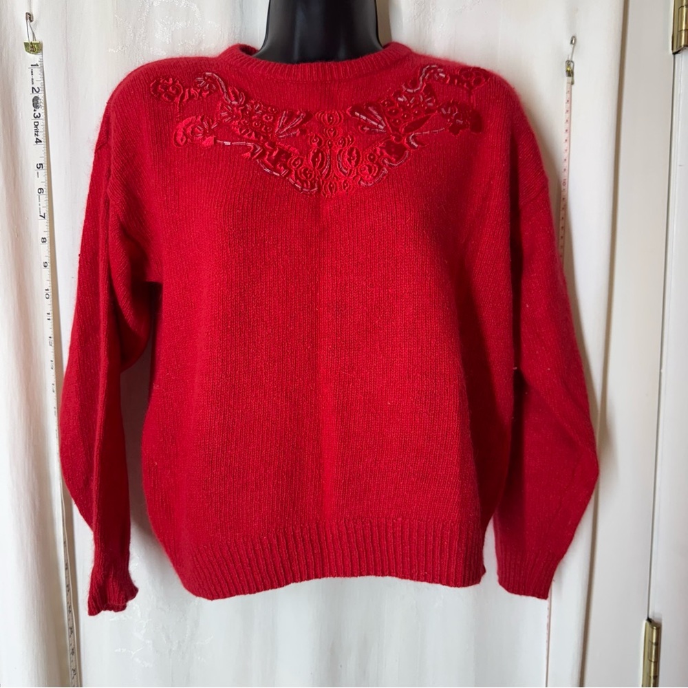 Vintage Women's Extra Touch Sweater